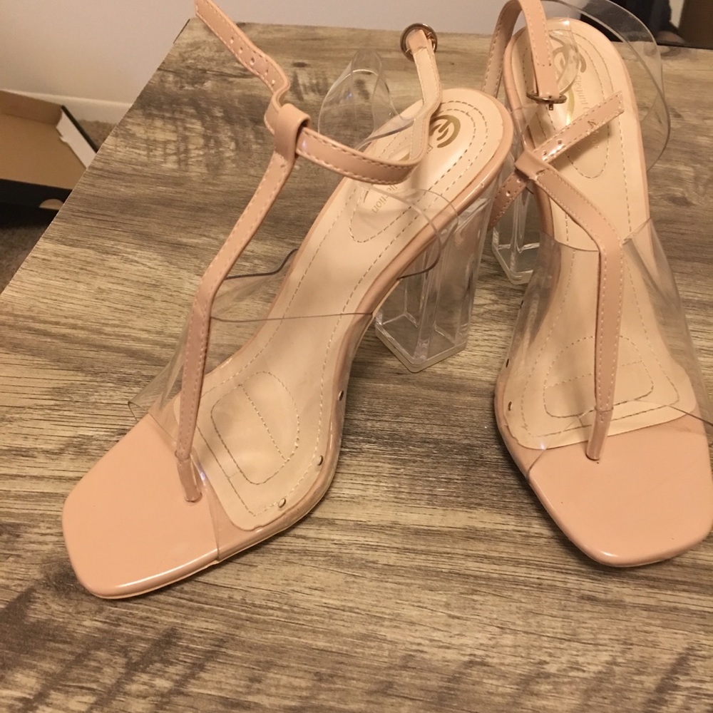 Sandals - Picture 2 of 3